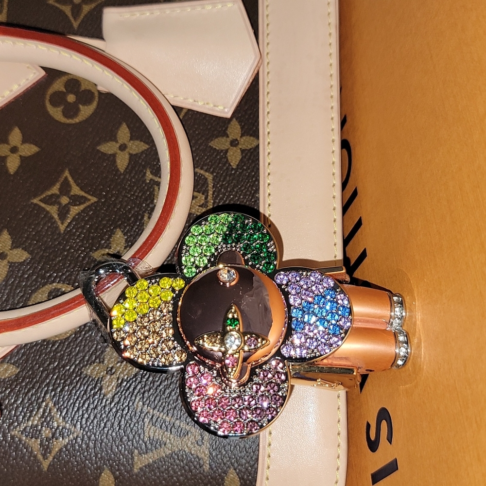 Keychain Vivienne doll